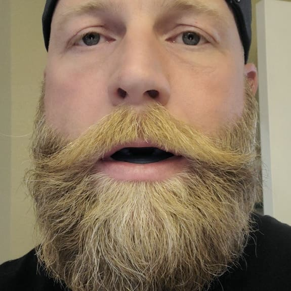 Snorva – Embout buccal anti-ronflement médical, discret et confortable