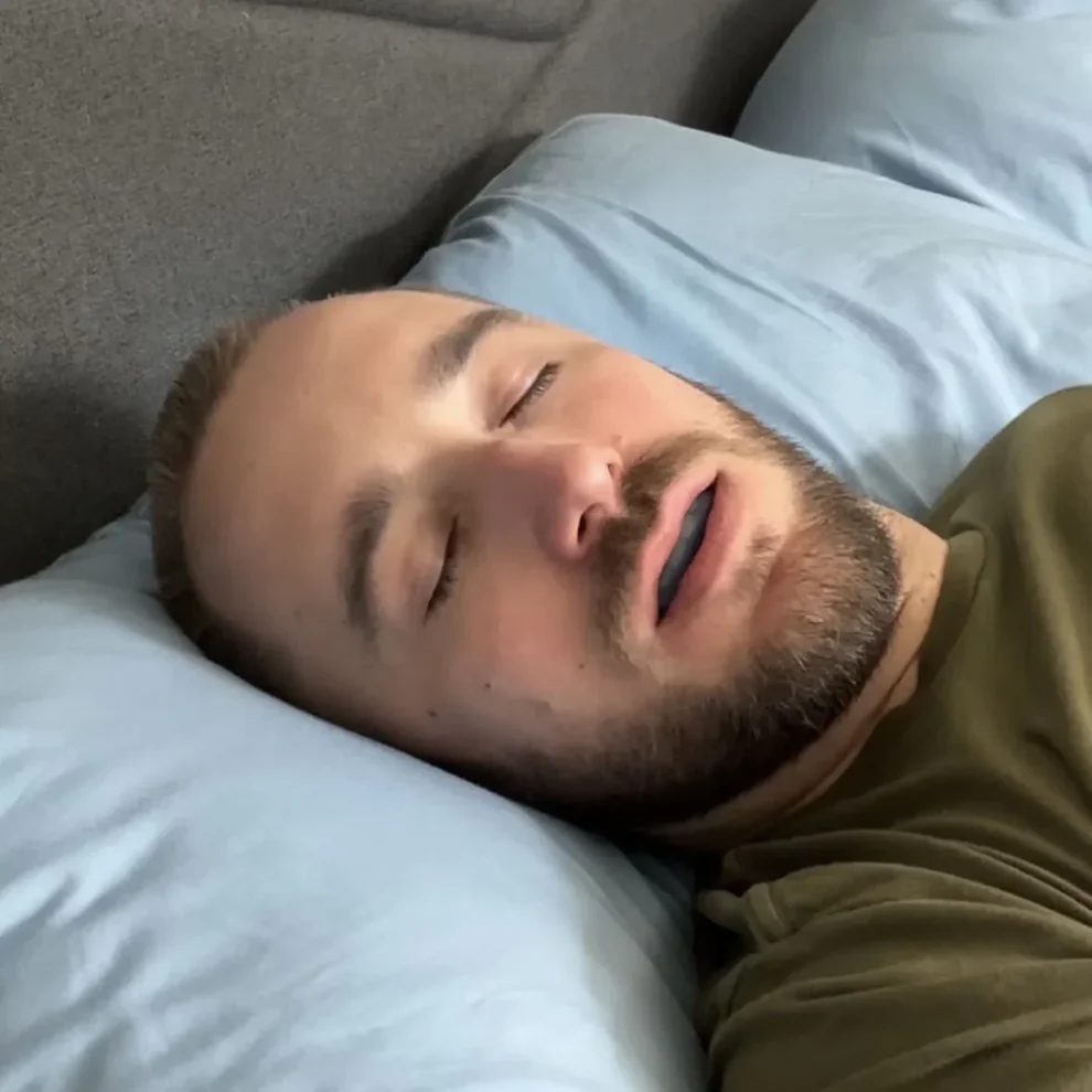 Snorva – Embout buccal anti-ronflement médical, discret et confortable