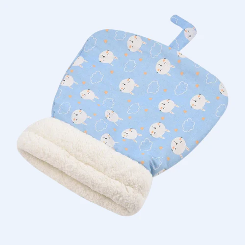 Gant exfoliant doux pour peau sensible, soin spa maison avec gant doux, exfoliation délicate avec gant, soin corporel doux, gant exfoliant pour une peau lisse, exfoliation quotidienne en douceur, revitalisation de la peau avec gant, massage léger gant exfoliant, soin beauté maison exfoliant, relaxation avec gant doux, exfoliation efficace et douce.