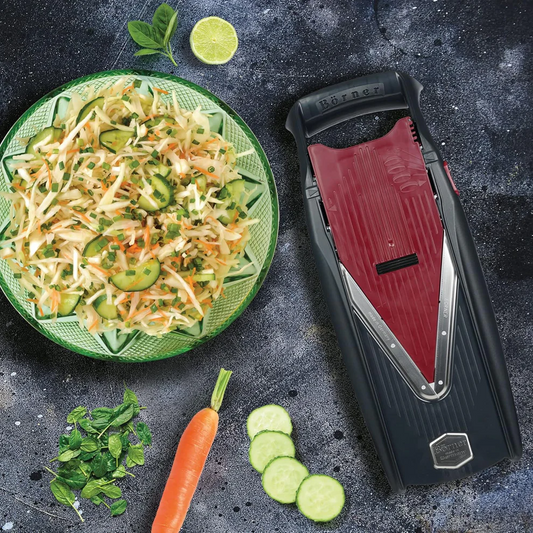 trancheuse, mandoline, mandoline de cuisine, trancheuse révolutionnaire, coupe-légumes, coupe fruits et légumes, trancheuse multifonction, mandoline professionnelle, trancheuse de précision, mandoline ajustable, trancheuse manuelle, mandoline inox, mandoline ergonomique, mandoline sécurisée, coupe-légumes rapide, ustensile de cuisine innovant, trancheuse fine, coupe julienne, mandoline compacte, mandoline pliable